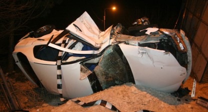 Un tânăr de 18 ani, fără permis, a furat mașina părinților și s-a răsturnat - df45c7b2043d342daa51d19c5ff25e6c.jpg