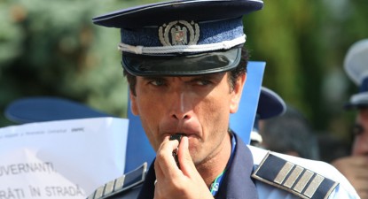 Salariile polițiștilor vor scădea cu încă 4,5%, în 2011 - df686fb3d00c1f3ca20201ac5d4fce27.jpg