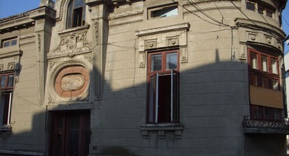 Casa cu monogramă a căpitanului Stănescu (galerie foto) - df72d61756ea365c919baad5103080ae.jpg