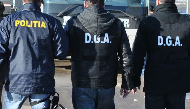 Mii de sesizări în ultimele trei luni, la telefonul Direcţiei Anticorupţie. Cel mai rapid flagrant: 20 de minute de la apel - dga-1681990941.jpg
