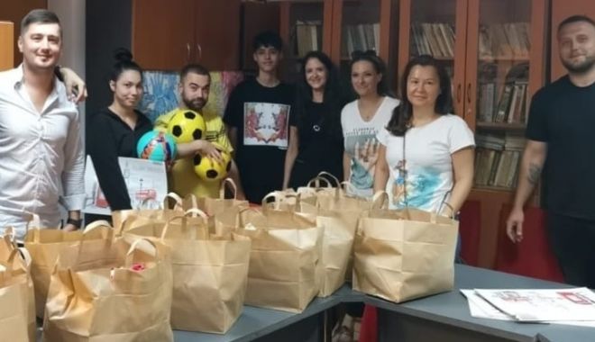 Toamna se numără bobocii! Școala începe cu emoții și pentru beneficiarii din centre sociale