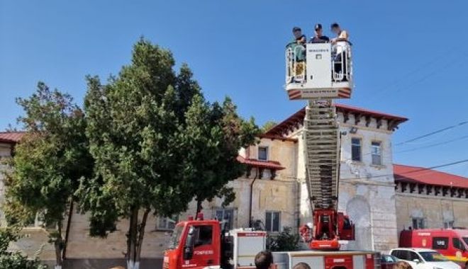 Ziua Pompierilor, sărbătorită cu tinerii Centrului de Plasament „Ovidiu”