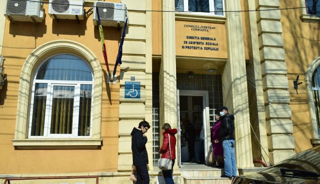Angajații de la Asistenţă Socială primesc vouchere de vacanță, dar nu și indemnizații COVID-19 - dgaspcsindicalisti-1611860647.jpg