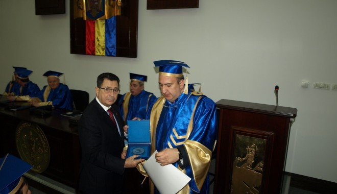 La Universitatea 