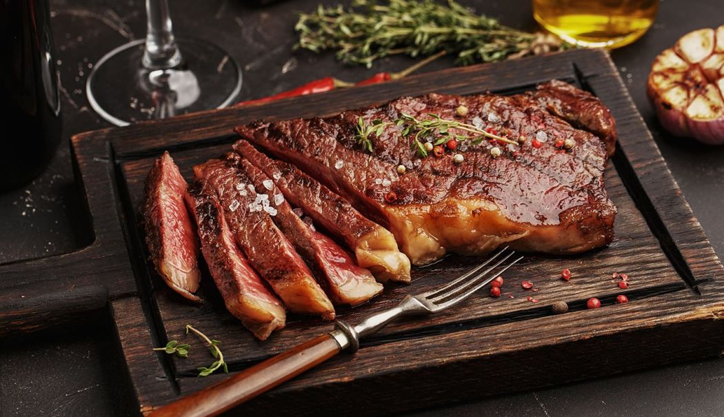 Sunteți adeptul dietelor bogate în carne? La ce riscuri sunteți supuși - dieta-1732712625.jpg