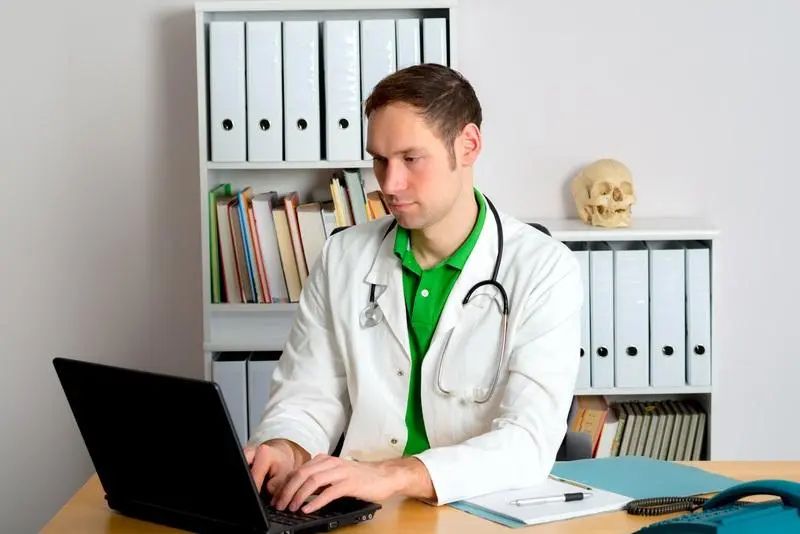 Adio hârtii de la medicul de familie. Rețetele și trimiterile se digitalizează - digitalizare-1766558893.webp