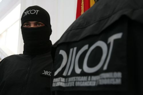 Omul de afaceri PAPALEKAS, audiat la DIICOT - diicot-1418715509.jpg