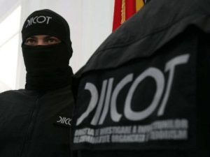 Un bărbat care droga minore și facea sex cu ele, arestat de DIICOT - diicot-1661447838.jpg