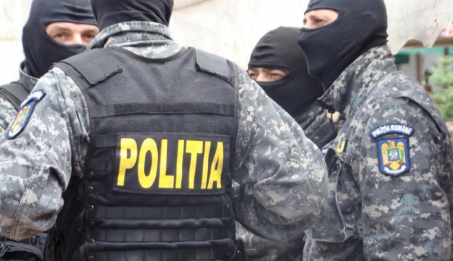 FLAGRANT ÎN MAMAIA / Doi traficanți de cocaină au ajuns pe mâna DIICOT și BCCO - diicot1488805390-1503060613.jpg