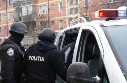 Un irakian suspect de TERORISM a fost capturat în ROMÂNIA. Vezi ce plănuia - diicot2-1355557840.jpg