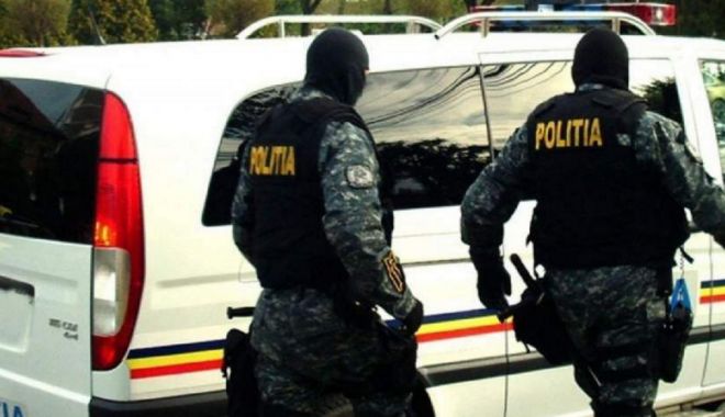 Un bărbat care deţinea cantităţi importante de ecstasy, amfetamină şi canabis, reţinut de DIICOT