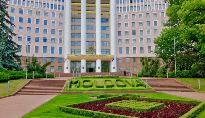 Dilema Chișinăului: asistență nerambursabilă din partea UE sau creditul Rusiei? - dilema-1574635377.jpg