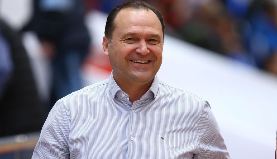 Constantin Din: „Scăderea numărului de echipe în primele ligi ar putea să întărească handbalul” - din-handbal-1751977389.jpg