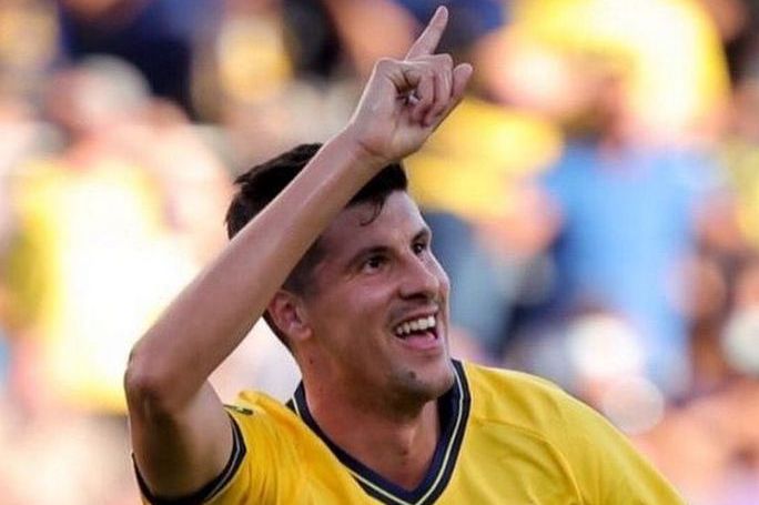 Dinamo București l-a achiziționat pe atacantul croat Stipe Perica - dinamo-transfer1-1738587417.jpg