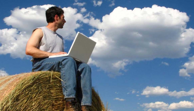 Din ce în ce mai multe gospodării  de la țară, racordate la internet - dinceincemaimulte-1463069126.jpg