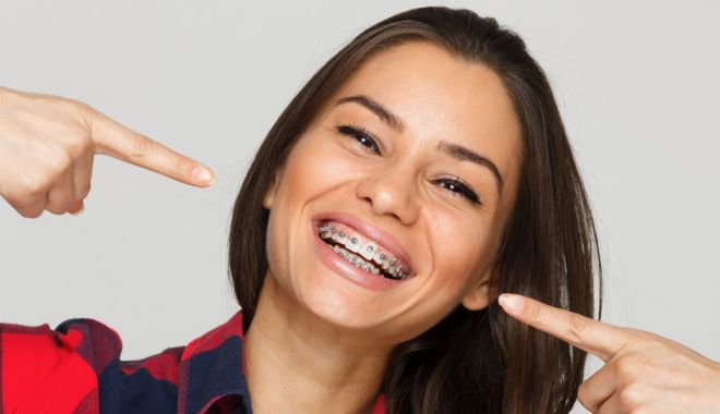 Contenţia dentară, necesară pentru fixarea și stabilizarea dinților - dinti-1692100317.jpg