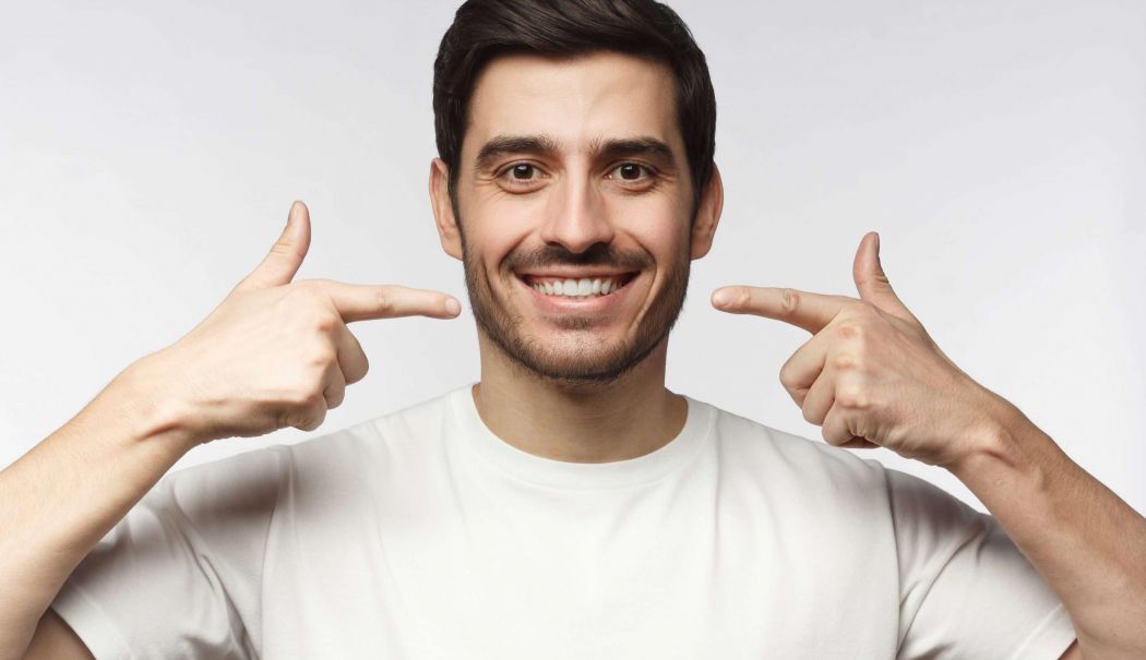 Soluții pentru combaterea modificărilor de culoare ale dinților - dinti-1715791227.jpeg