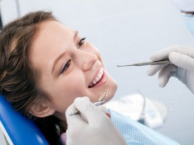 Aproximativ 80% dintre români au probleme dentare - dintishutterstock-1347655394.jpg