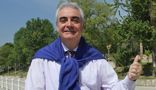 PPDD / Dinu Gheorghe, printre negustorii de la Târg - dinu-1337518341.jpg