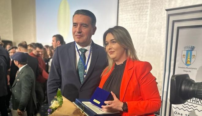 Directorul școlii din Lipnița, premiat la Gala Tineretului din România - director-1700393953.jpg