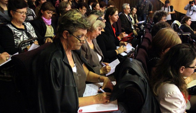 Ce îi așteaptă pe DIRECTORII din ÎNVĂȚĂMÂNTUL CONSTĂNȚEAN - directoriiconstanteni-1383755533.jpg