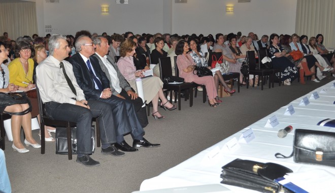 Ce scandal l-a deranjat pe prefect - directoriscoli-1317119159.jpg