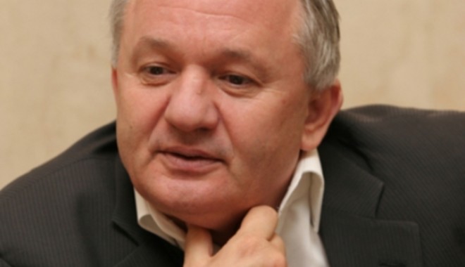 Cazul Porumboiu vs Niculae, amânat de Comisia de Disciplină pentru 14 ianuarie - disciplina-1386768645.jpg