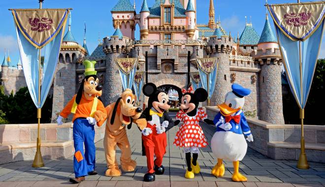 Se deschide primul parc Disney din China - disney-1452679174.jpg