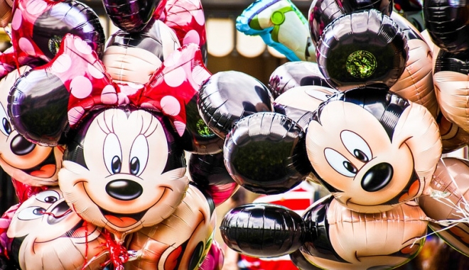 Pentru prima dată, Disney introduce o poveste gay într-unul din serialele pentru copii - disney-1509199037.jpg