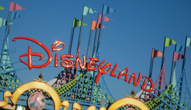 Cum ajungi GRATIS la Disneyland Paris - disneylandresortparis-1334841741.jpg