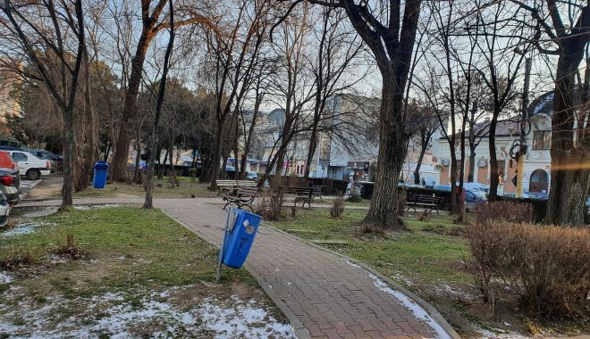 Dispare părculeţul din faţa Casei de Pensii Constanţa? Proprietarii terenului vor blocuri cu patru etaje - dispareparculetul-1643309474.jpg
