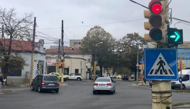 Semaforul la dreapta de pe strada Mihai Viteazu, desființat - disparesemafor1-1541091719.jpg