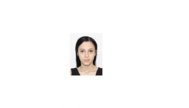 Adolescentă dată dispărută la o lună după ce a plecat de acasă! Poliţia face apel la cetăţeni