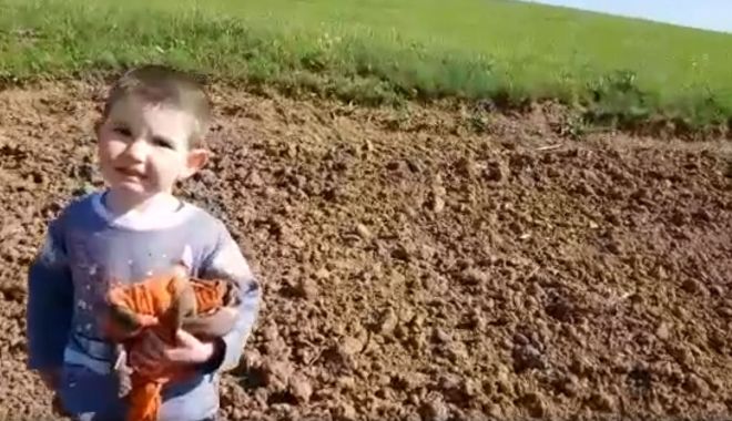 VIDEO EMOȚIONANT / Momentul când băiețelul dispărut a fost găsit, FILMAT DE SALVATOR - disparut-1524924807.jpg