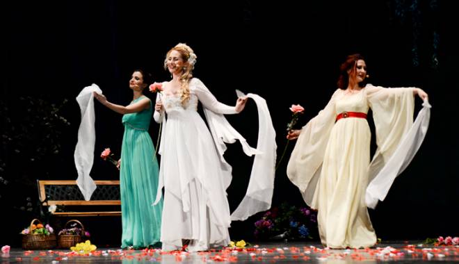 Balet și divertisment muzical, la Teatrul  