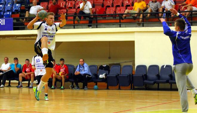 Handbal masculin: HC Farul, înfrântă de CSM București II, scor 26-28 - diviziaahandbalmasculin144553748-1445681402.jpg