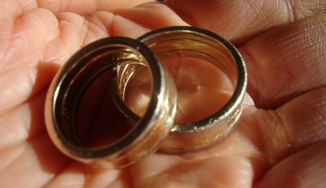 S-a scumpit divorțul la primărie - divort-1370816384.jpg