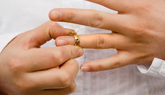 DIVORȚ BOMBĂ! Nunta lor fusese urmărită de milioane de oameni - divortulinel-1527594647.jpg
