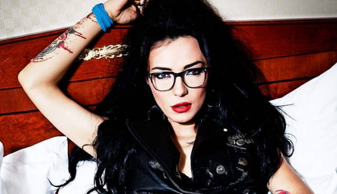DJ Wanda, mesaj dur pentru cârcotași - djwandaclip11-1432667250.jpg