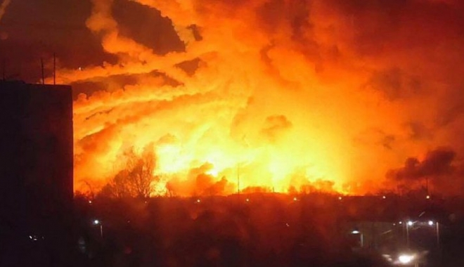 Alertă în Ucraina. Explozii puternice, după ce un depozit de muniții a luat foc - dkrdbqvx0aeb4dc72574700-1506496390.jpg