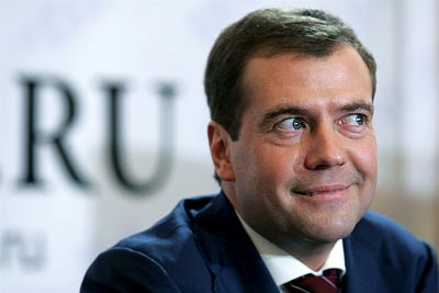 Medvedev împlinește astăzi 46 de ani! - dmitrymedvedevsmile-1316005071.jpg