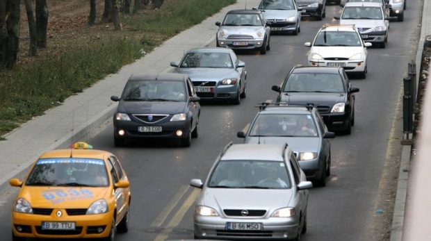 Traficul de pe DN 1, dinspre Brașov către Valea Prahovei, deviat din cauza aglomerației - dn1-1383487184.jpg