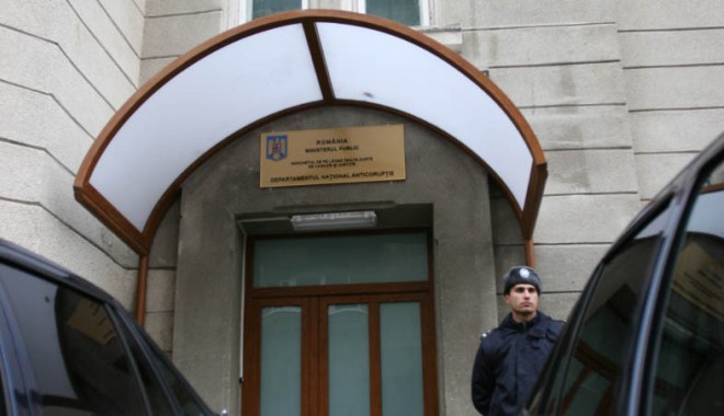 DNA a trimis la închisoare, în decembrie, 56 de corupți - dna-1358251931.jpg