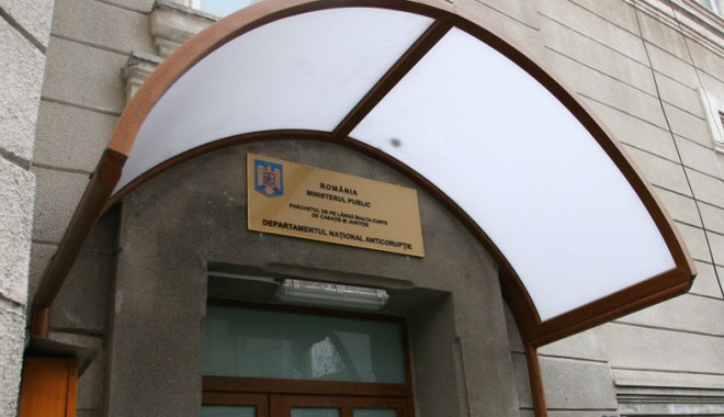 A fost promulgată scoaterea din competența DNA a cercetării abuzurilor cu prejudiciu sub 1 milion de euro - dna-1384341281.jpg