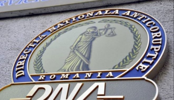 Reținută pentru LUARE de MITĂ! 3.000 de lei pentru șefa din Finanțele Publice - dna-1536934149.jpg