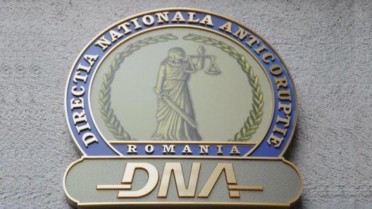 Bărbat trimis în judecată pentru trafic de influență, într-un dosar de corupție care vizează magistrați și polițiști