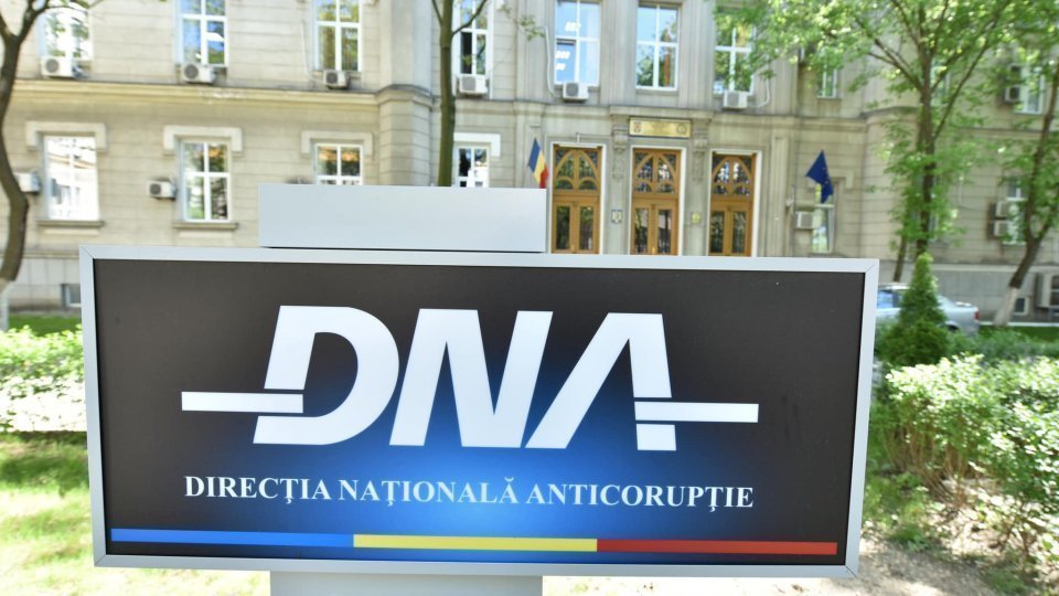Scheme imobiliare destructurate de DNA Constanța. Notar acuzat că a „umflat” ilegal un imobil