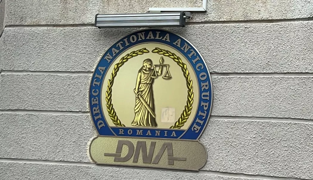 Procurorii Direcției Naționale Anticorupție, la Primăria Mangalia - dnasigla1764751832-1773048280.webp