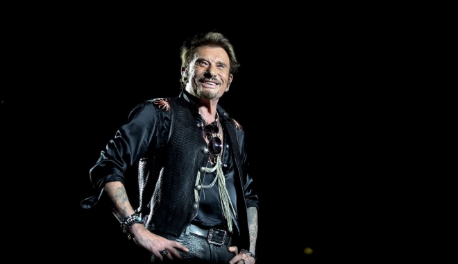 A murit cântărețul Johnny Hallyday - do3hjk4w0aakrwi-1512541639.jpg