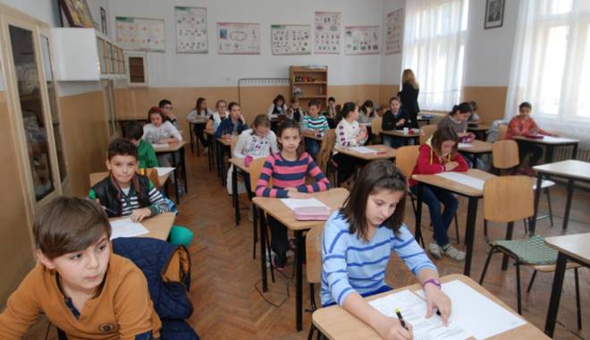 Cine va putea studia la Centrul de excelență în matematică - doar30deelevi-1445184423.jpg